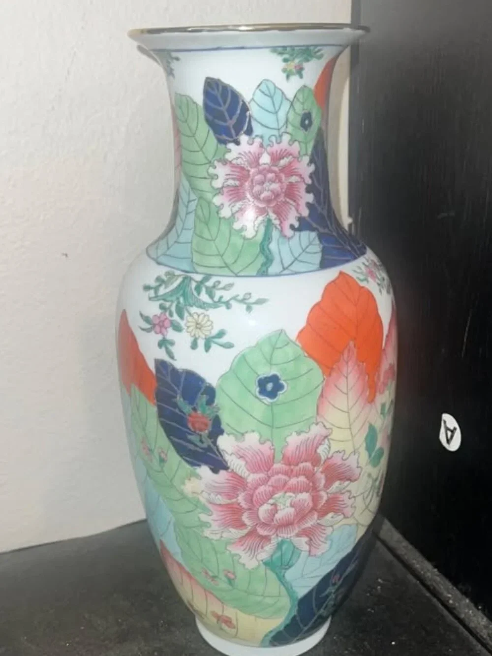 Vintage Chinese Tobacco Leaf Pattern Porcelain vase with Colorful floral design